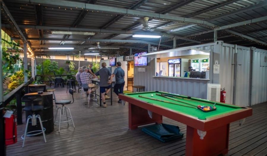 Green Hills Bar 1